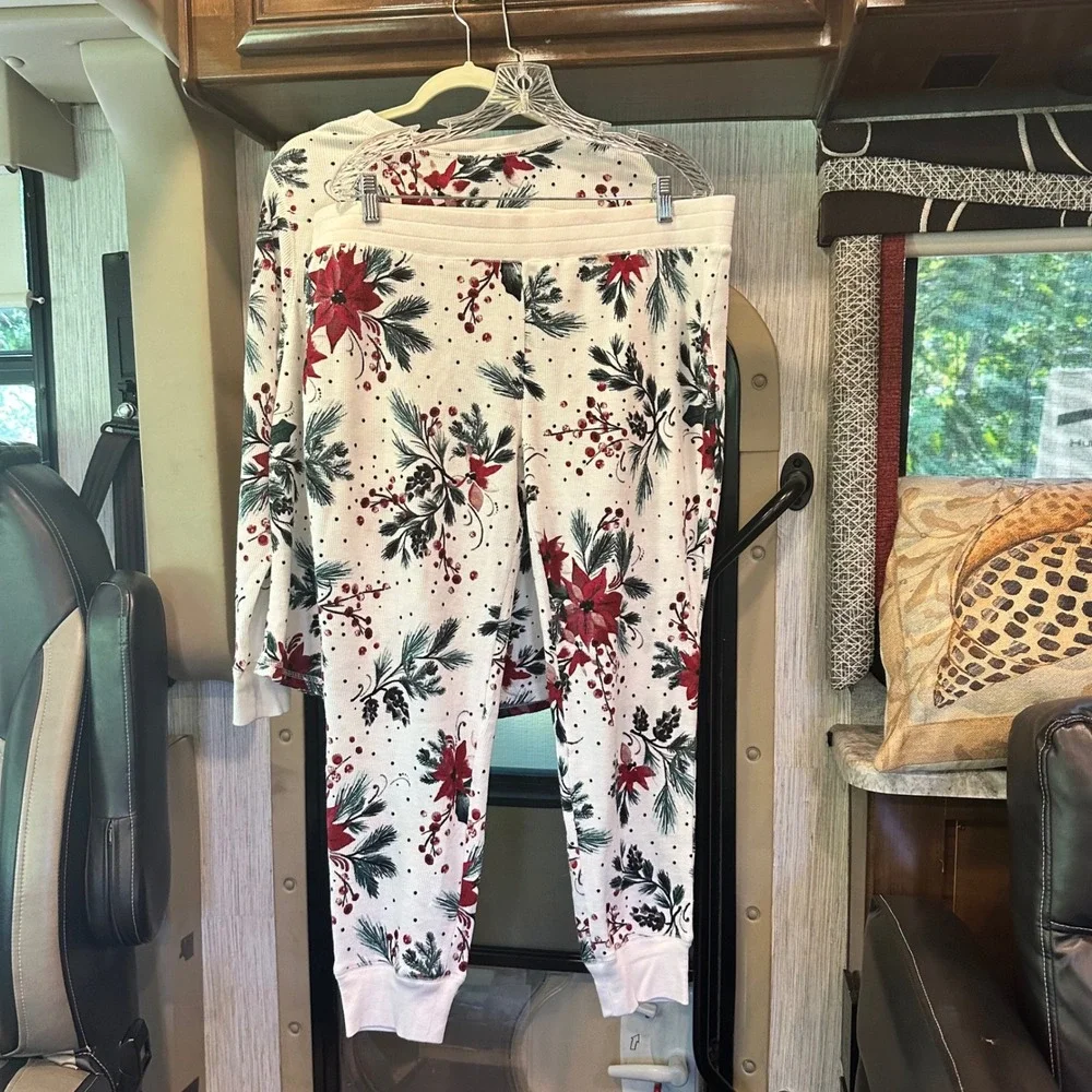Gilligan & O'Malley Womens XL Poinsettia Waffle Knit Pajama Set Holiday Floral